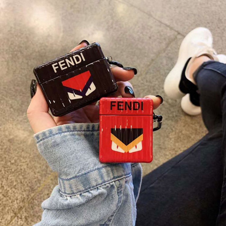 Fendi/フェンデイ Iphone xr/11/11pro maxほぼ全機種対応iphone 8/7 plus/se2カバー メンズ レディースiphone x/xs/xs max ジャケットスマホケース コピー