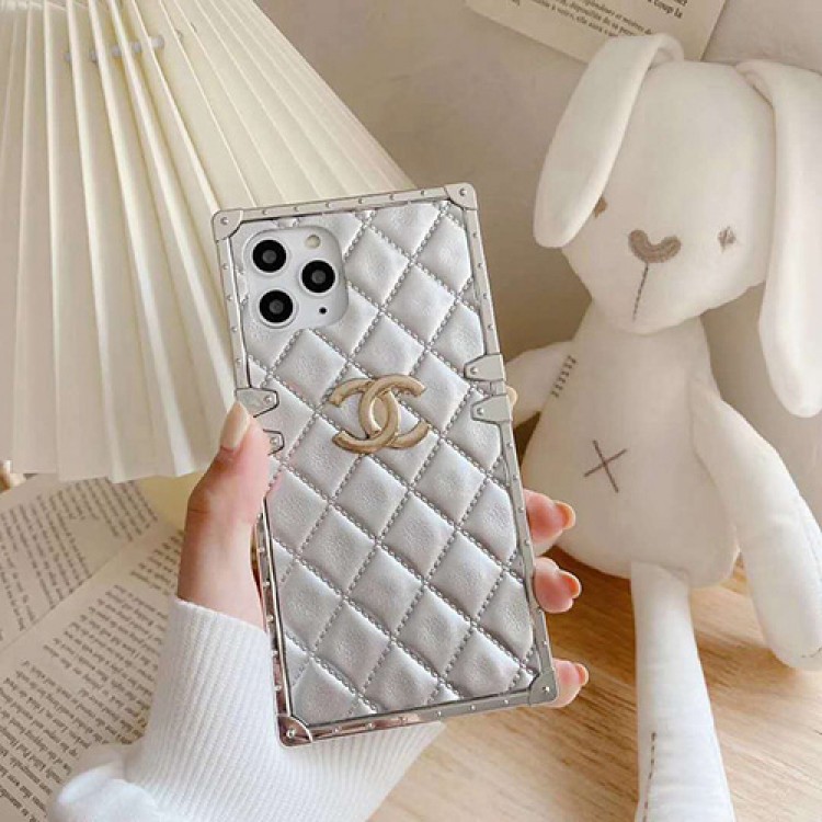 Chanel/シャネル  ブランド iphone12 mini/12 pro max/12 pro/12 maxケース かわいいiphone 7/8/se2ケース ビジネス ストラップ付きシンプルiphone x/xr/xs/xs maxケース ジャケットメンズ iphone11/11pro maxケース 安い