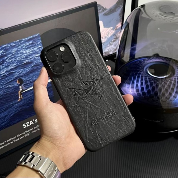 ARC'TERYX アークテリクスiphone17 /Air/16/15/14/13 Pro Maxケースブランドコピーハイブランドアイフォン17 プロマックス 16e 15プロ/14/13スマホケースブランドiphone16/15/14 17Pro/ airメンズケース