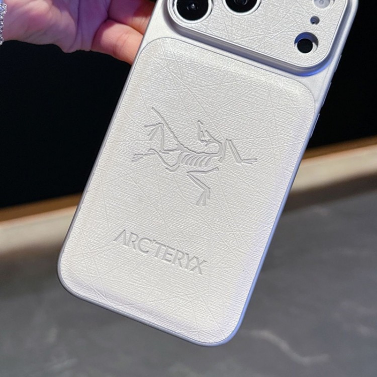 ARC'TERYX アークテリクスiphone17 /Air/16/15/14/13 Pro Max/17eケースブランドコピーハイブランドアイフォン17 プロマックス 16e 15プロ/14/13スマホケースiphone Air/17/16e/15/14ブランドケースメンズレディース