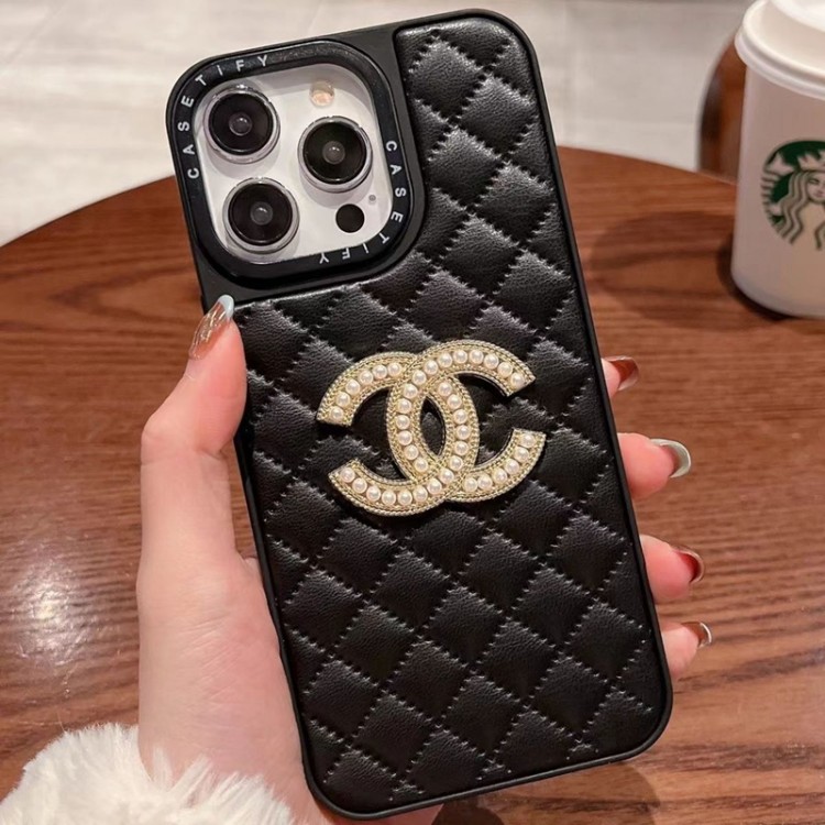 キラキラ シャネル iphone14ケース ハイエンド 高品質 女子力高い CHANEL iPhone14pro/14pro max携帯カバー ゴールドロゴ 真珠付き かわいい 上品優雅 アイフォン14/14プロスマホケース 俳優愛用 名人専用