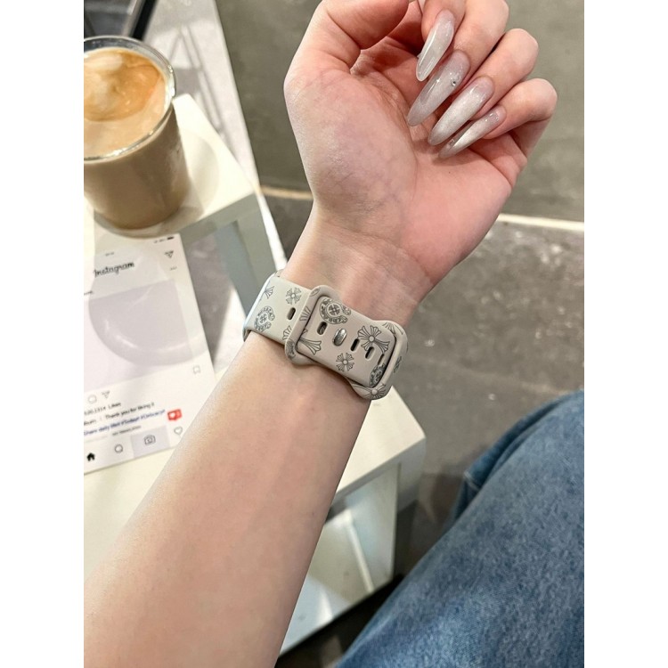 クロムハーツ Chrome Heartsブランド Apple Watch 11 Ultra3  9 10 ultra バンド 華奢革 交換バンド高級感 Apple Watch 11 se3 10 9 8 7 se2/6/5/4/3/2/1ベルト 軽量 フィット 通気性男性向けアップルウオッチ se3/se2/7 8 9 10 11スポーツベルト 上質Apple Watch 11 9 10 ultra/8/7/6ブランドベルト 流行り