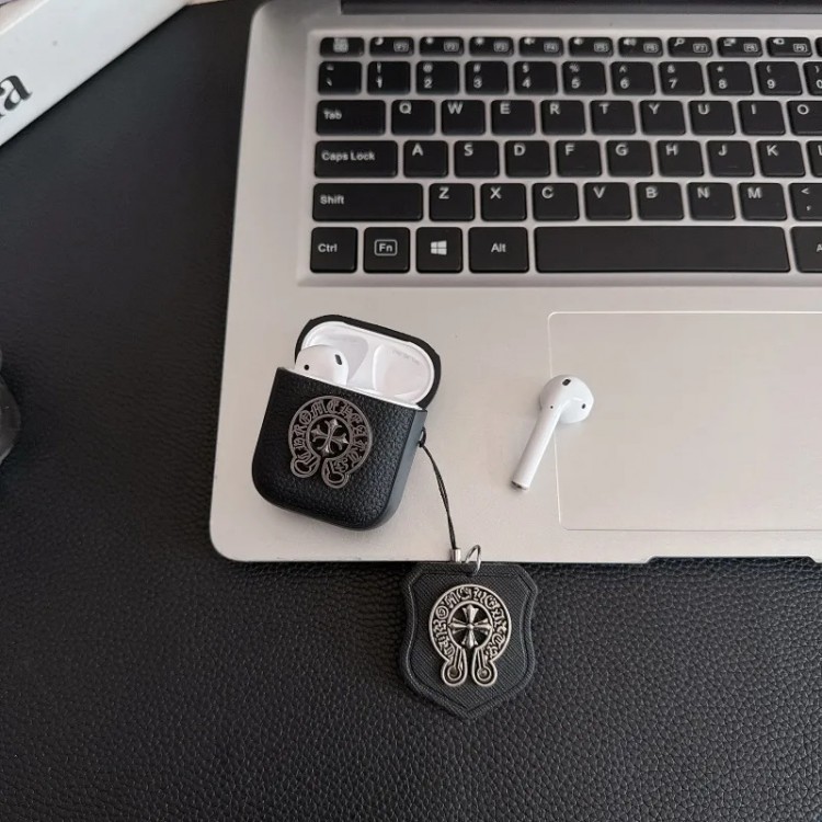 クロムハーツ Chrome Heartsブランド Air Pods1/2/3/4/Pro 2保護ケースエアーポッズ4/3/プロ2カバー 高品質保護 エアーポッズ4 3 Air pods1/2/3/pro2ケースレディース Airpods 4 3 pro2ケース ブランド