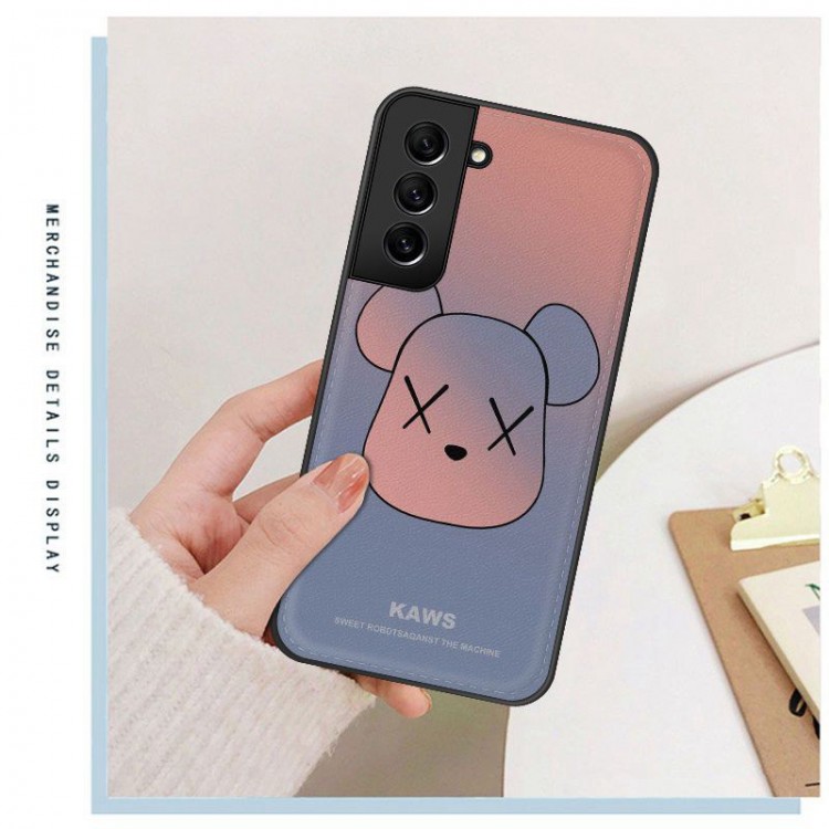 Kaws カウズブランドGalaxy a54 a55 s24ケース薄型iphone 15pro Maxファッションギャラクシーa54 a55 a53 a52ハイブランドスマホケースブランドsumsung a23 a22 a20 a55 a54スマホカバー男女兼用ブランドサムスンa32 a23ケース激安パロディ