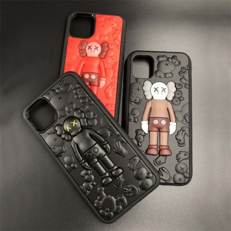 Kaws カウズブランドiphone16/15/14Proメンズケースレディース向けiphone16/15/14/13Proケースかわいいアイフォン16/15プロ/14/13カバー