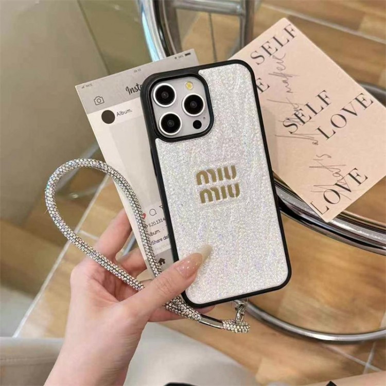 ミュウミュウ MiuMiuハイブランドアイフォン16 15プロ/14/13スマホケースブランドiphone16/15/14Proメンズケースレディース向けiphone16/15/14/13Proケース