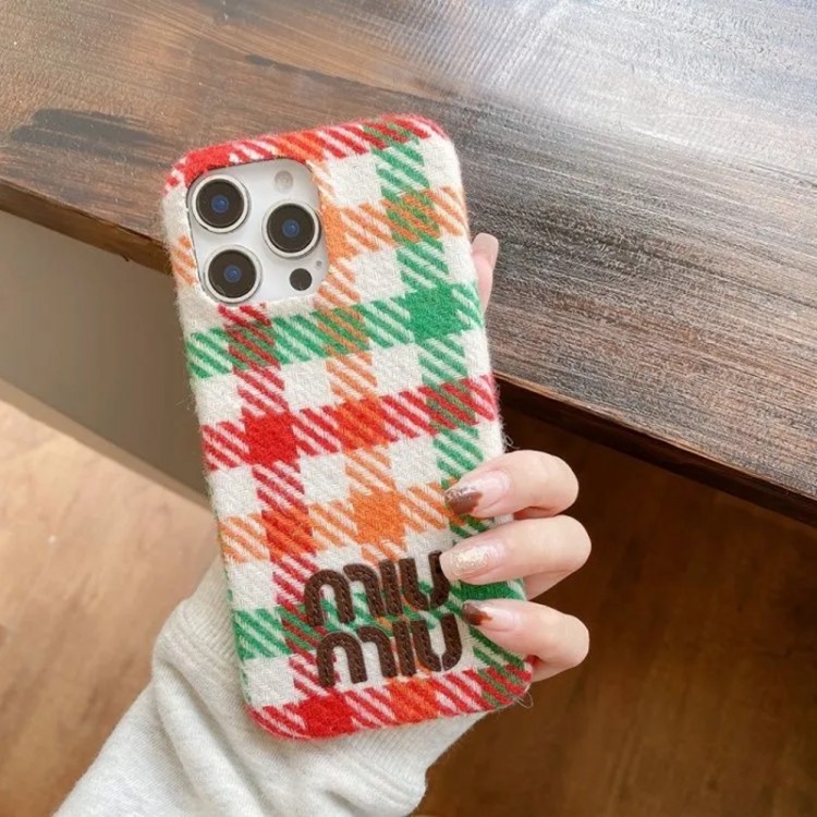 ミュウミュウ MiuMiuハイブランドアイフォン17 プロマックス 16e 15プロ/14/13スマホケースレディース向けiphone 17pro max/ air /16/15/14/13Proケースハイエンドiphone16/15 17Pro Max/14plusカバー