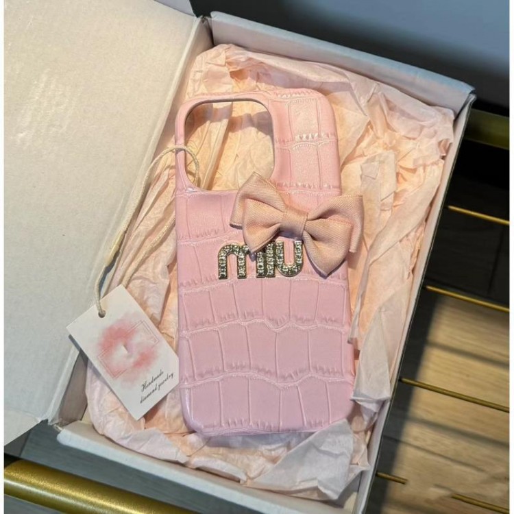 ミュウミュウ MiuMiuパロディiphone17 /Air/16/15/14/13 Pro Maxケースブランドコピー気質携帯カバーiphone Air/16/15/14/17Pro Max airハイエンドiphone16/15 17Pro Max/14plusカバー蝶結び