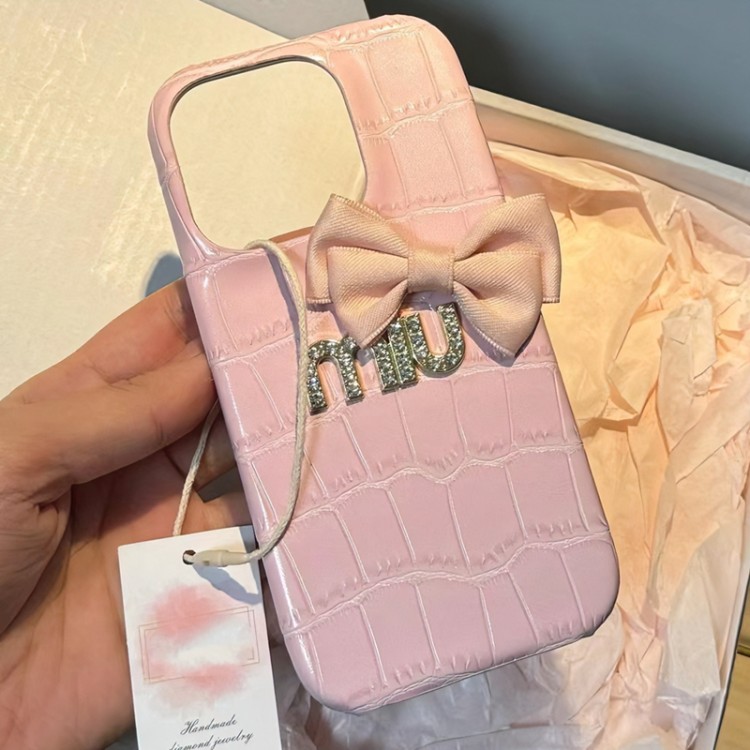 ミュウミュウ MiuMiuパロディiphone17 /Air/16/15/14/13 Pro Maxケースブランドコピー気質携帯カバーiphone Air/16/15/14/17Pro Max airハイエンドiphone16/15 17Pro Max/14plusカバー蝶結び