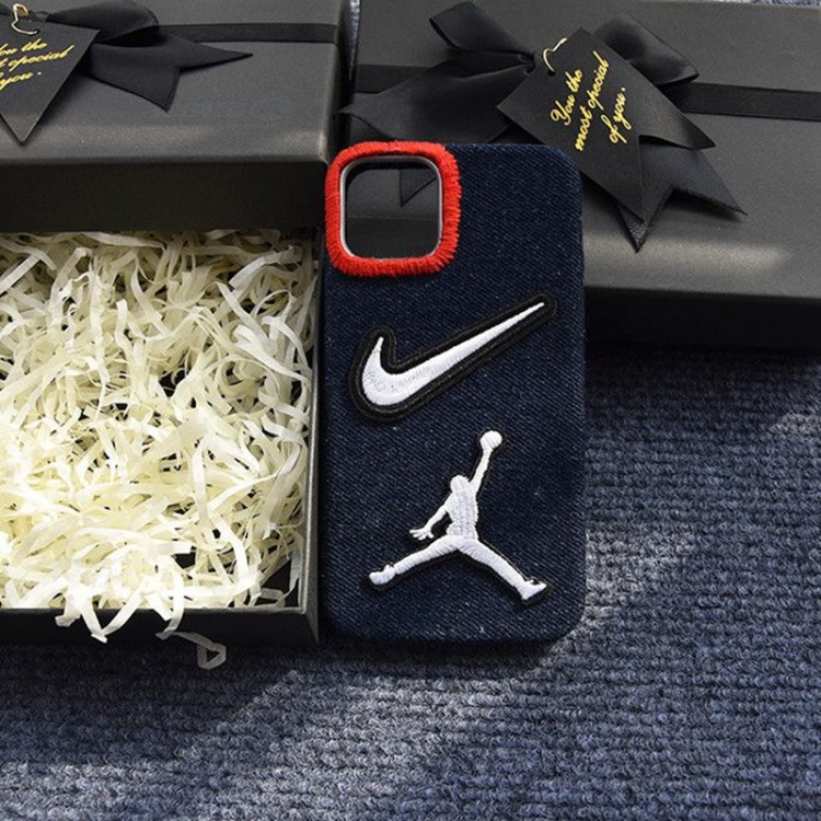 Nike ナイキ男女兼用 携帯カバーiphone 18pro max/16/15/14/17Pro Max airブランドiphone 18 16/15/14 17Pro/ air デニムケース 刺繍 けiphone 17 18pro max/ ultra /16/15/14/13Proケース