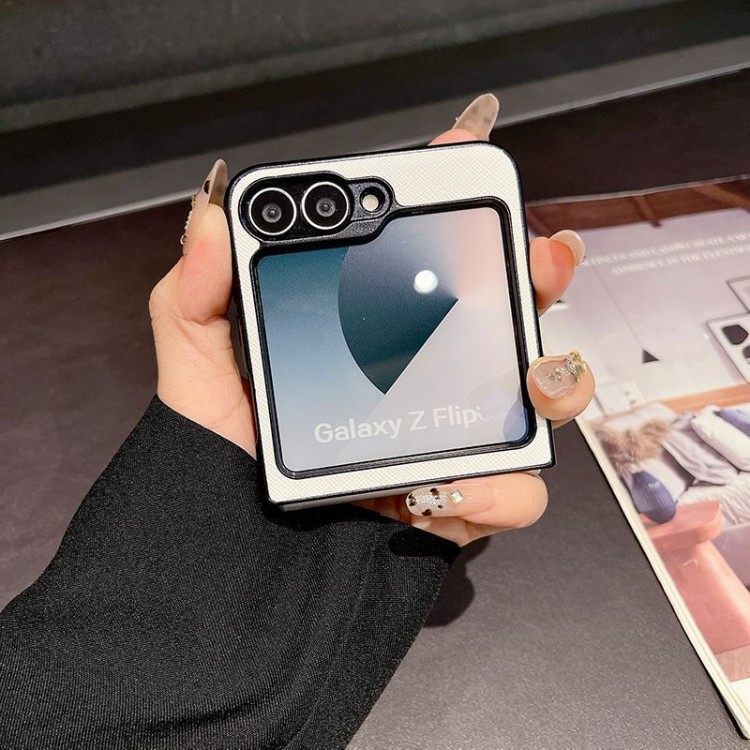 Prada プラダgalaxy z flip5 6 7/z fold5 6 7ブランドケースコピーハイブランドプラダgalaxy z flip7 6 5/z flip4/z flip3折りたたみケース折りたたみ型 ギャラクシーz flip 7 6 5/z flip4/z fold5 6 7 ケースメンズ高級感galaxyz flip5/z flip4/z fold5/z fold4ブランドケース
