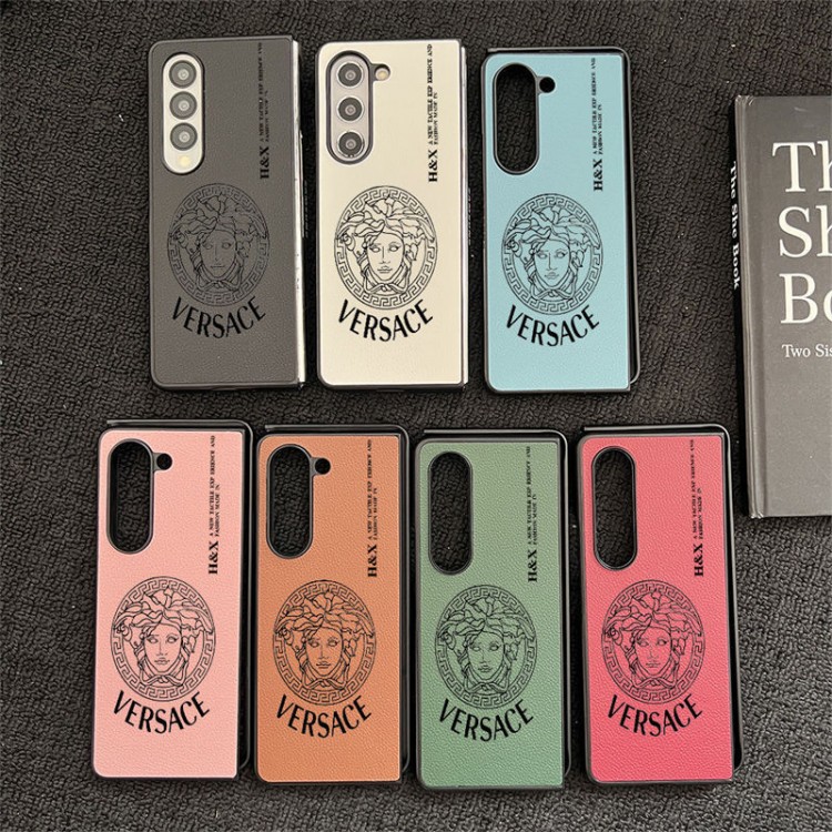 Versace ヴェルサーチgalaxy z flip5 6 7/z fold5 6 7ブランドケースコピーgalaxy z flip7 6 5 4 3 z fold5 6 7ハイブランドケースgalaxy z fold7 6 5/z fold4メンズレディースケース折りたたみ型ギャラクシーz flip 7 6 5/z flip4/z fold5 6 7 ケースメンズ