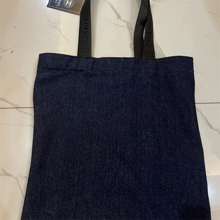 シャネルブランドデニムトートバッグ キャンバス生地 CHANEL 大容量ショッピングバッグ キャンバスバッグ レディース メンズ 肩掛け 手提げ 通勤 通学 耐久性 おしゃれ