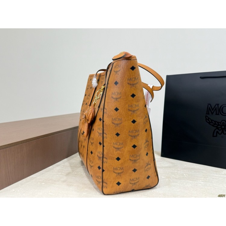 ブランドエムシーエム カジュアル トートバッグ MCMショルダーバッグ 大容量 レディース 肩掛けバッグ 大きめ PUレザー 合皮 シンプル 自立 A4 横型 通学 通勤バッグ ファスナー付き