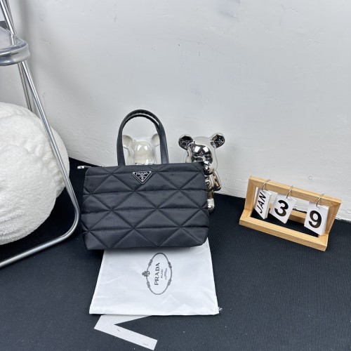 ブランドプラダ トートバッグ カジュアル PRADAハンドバッグ プラダ キルティングバッグ ナイロン ミニトートバッグ ショルダーバッグ ポーチ付き 手提げバッグ 