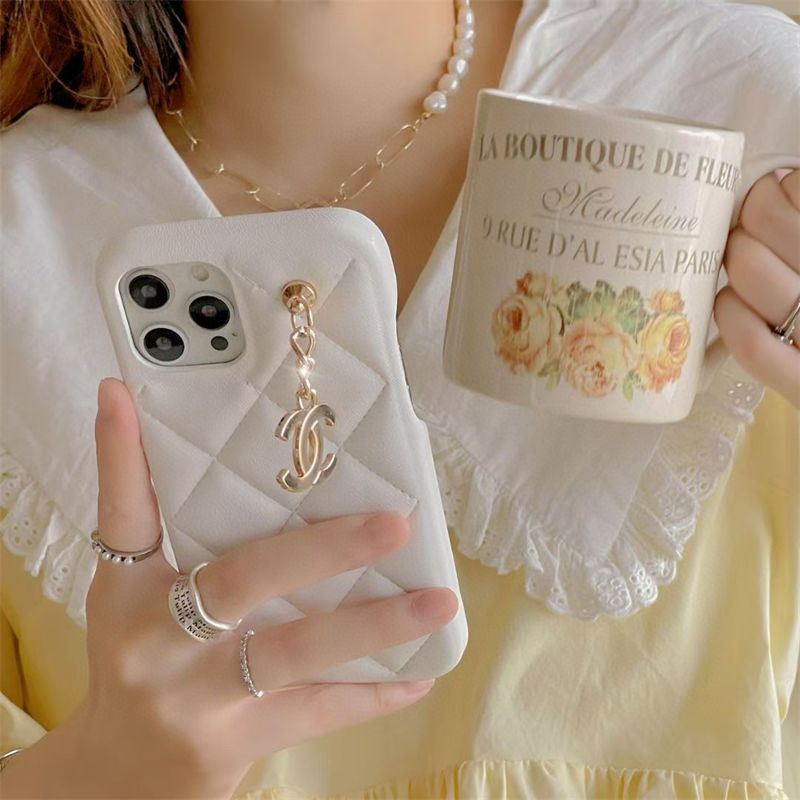 Chanel アイフォン17 16e 15プロ/14/13スマホケース