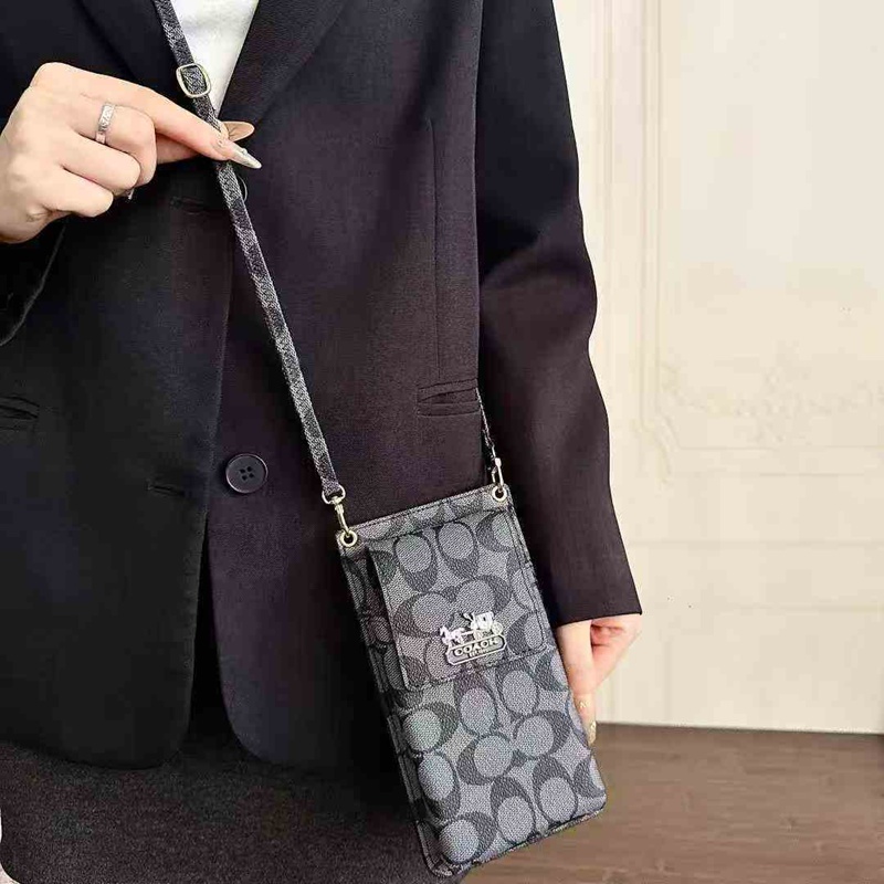 コーチiphone14 15 16 17 pro max Airブランドケース