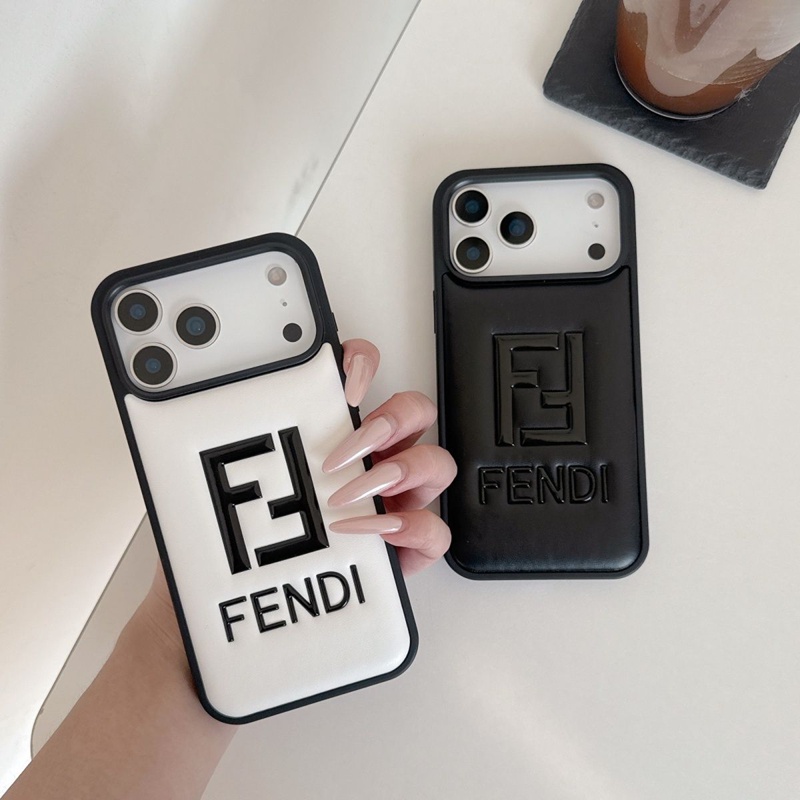 Fendi アイフォン17pro /16/15プロ/14/13カバ
