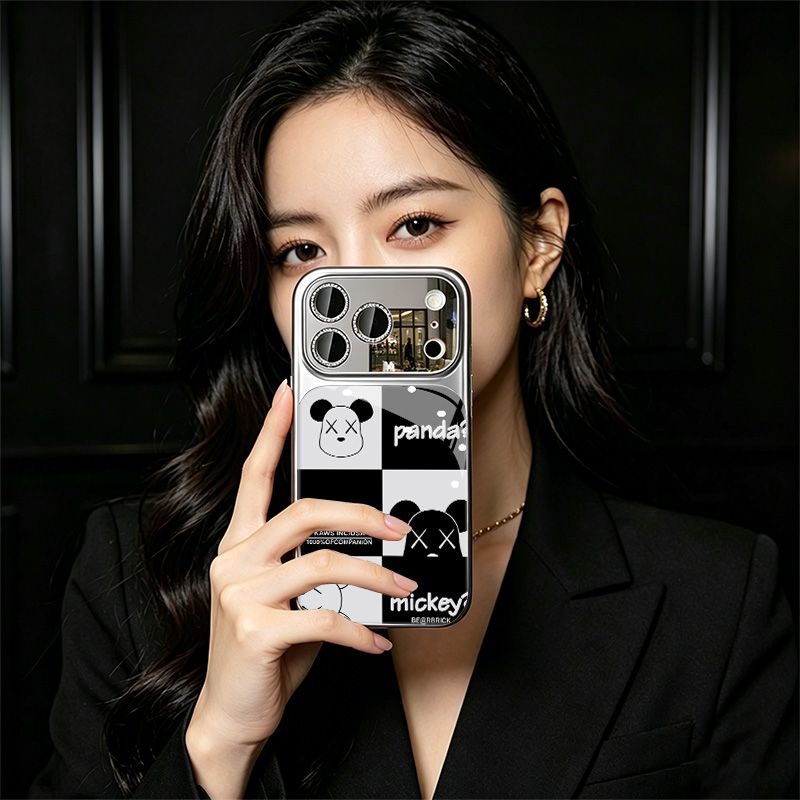 Kaws アイフォン17pro /16/15プロ/14カバー