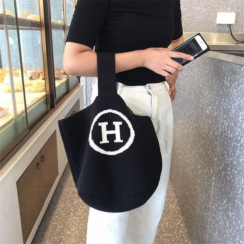 HERMES ニットトートバッグ