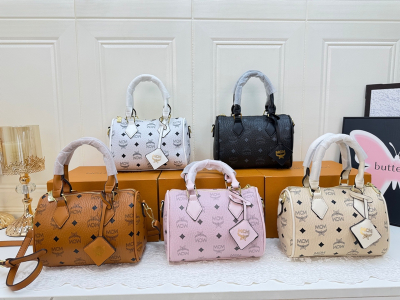 MCMショルダーバッグ レディース