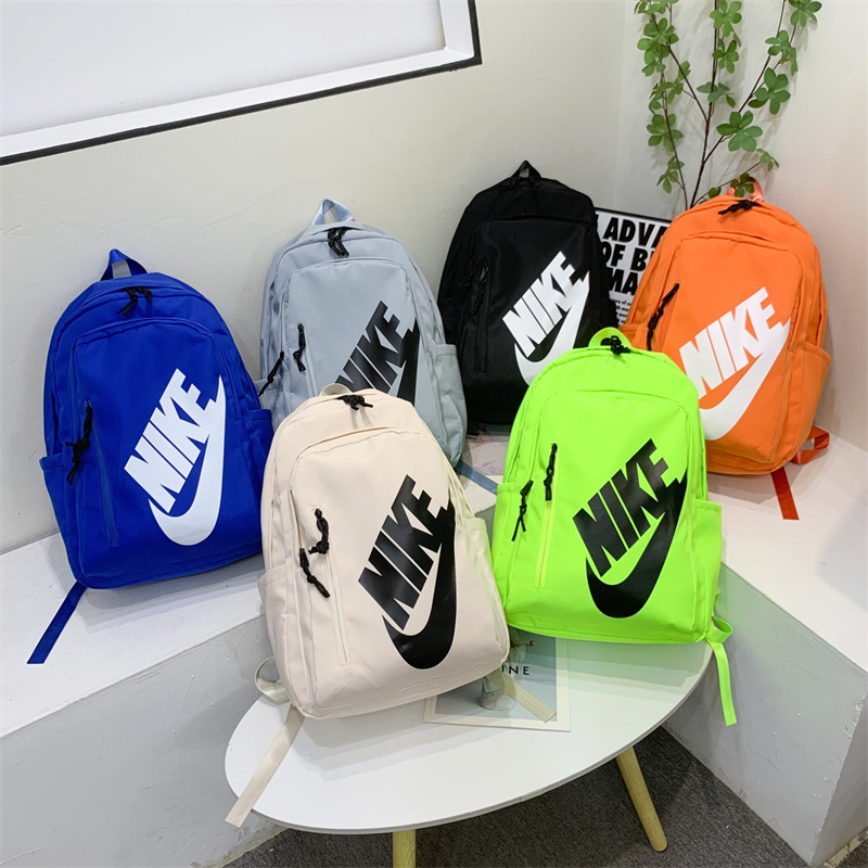  NIKEバックパックメンズ 軽量